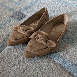 Twist Accent Pointy Toe Slide On Flats, Size 7.5